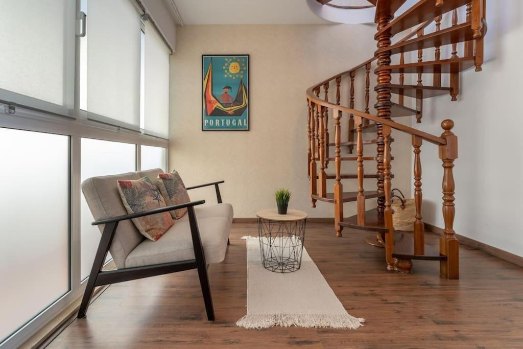 Sunset Terrace - Beachfront Apartment With Private Parking Nazaré Exteriör bild