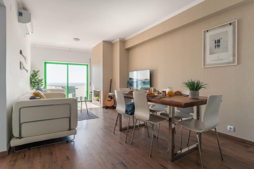Sunset Terrace - Beachfront Apartment With Private Parking Nazaré Exteriör bild