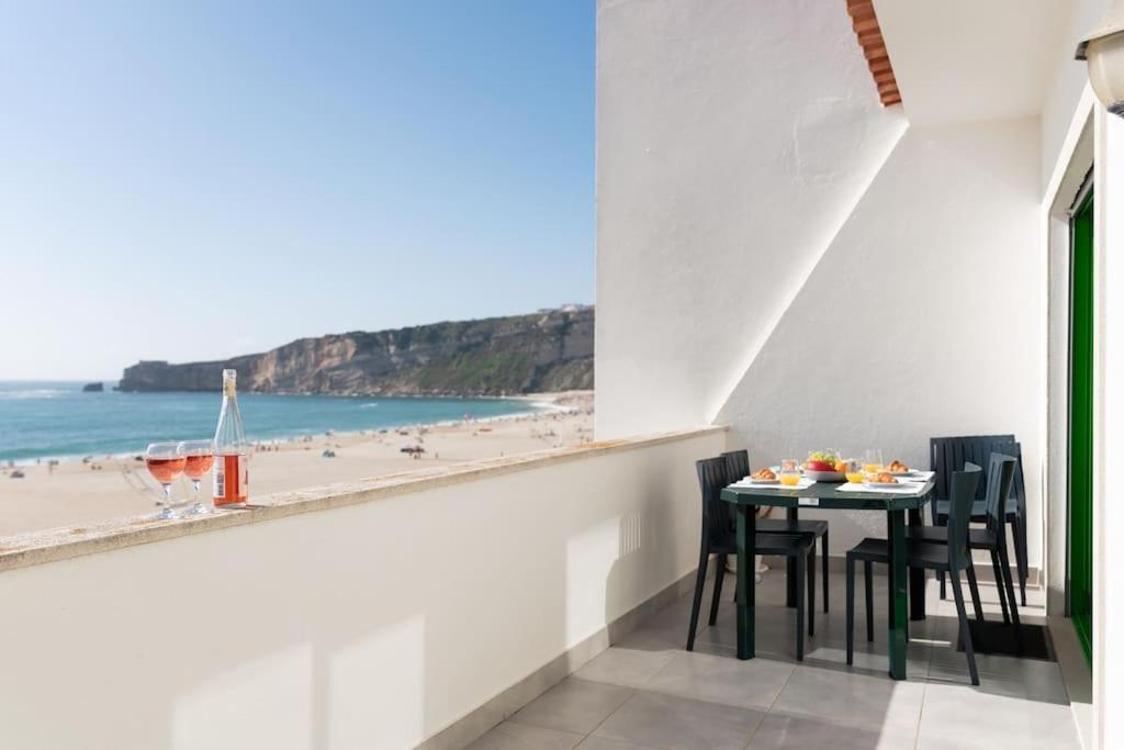 Sunset Terrace - Beachfront Apartment With Private Parking Nazaré Exteriör bild